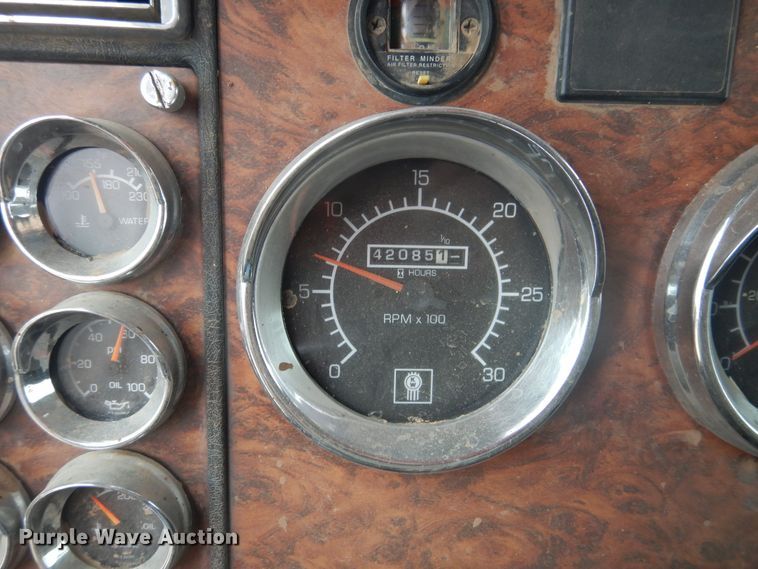 image for item HU9716 2001 Kenworth W900L  semi truck