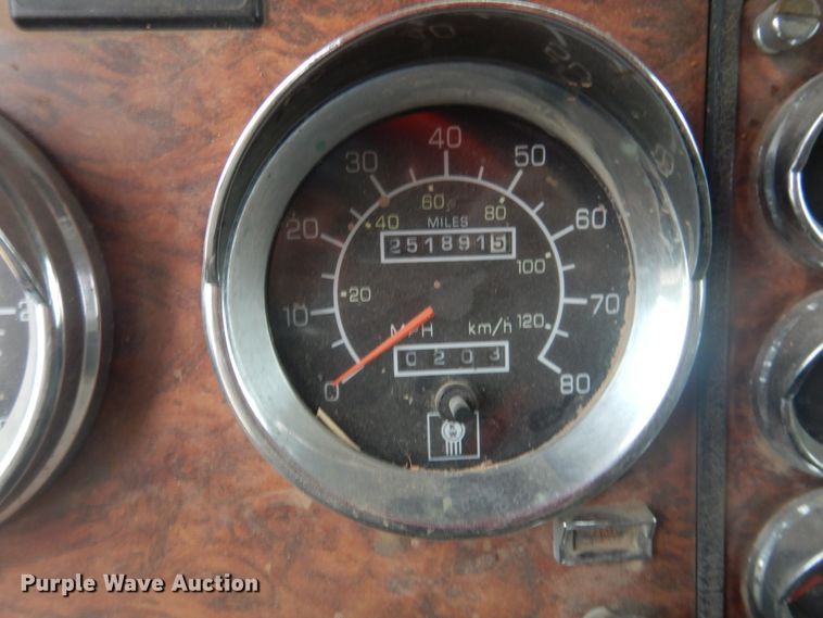 image for item HU9716 2001 Kenworth W900L  semi truck