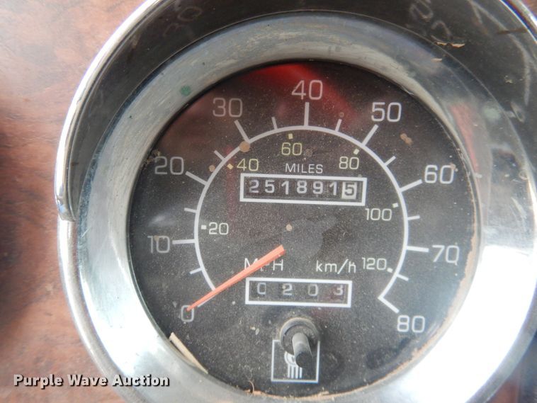 image for item HU9716 2001 Kenworth W900L  semi truck