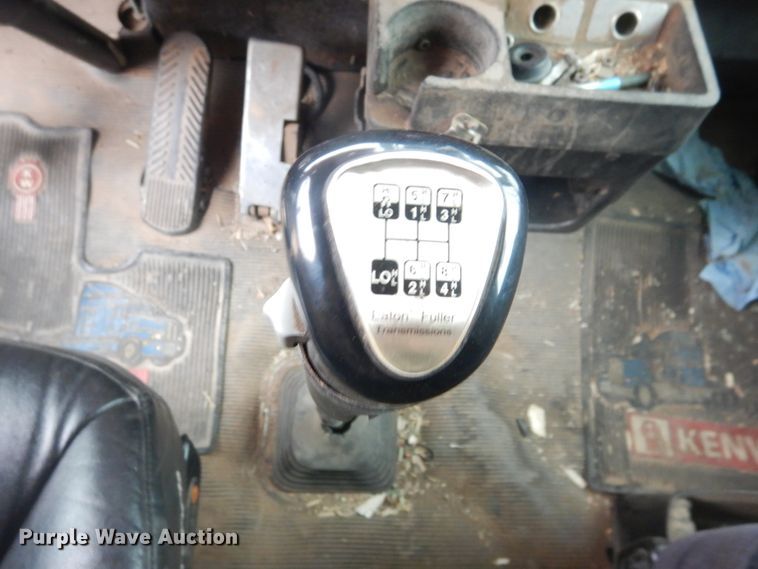 image for item HU9716 2001 Kenworth W900L  semi truck