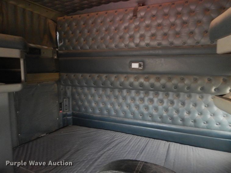 image for item HU9716 2001 Kenworth W900L  semi truck