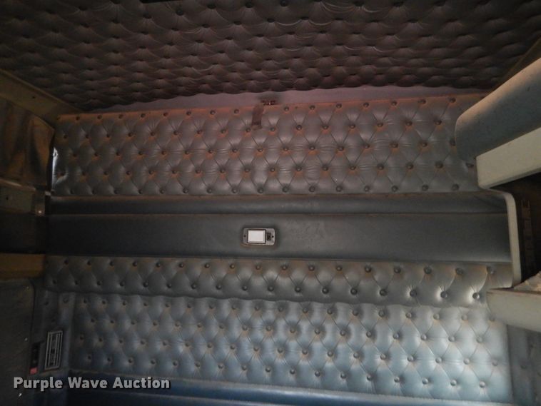 image for item HU9716 2001 Kenworth W900L  semi truck