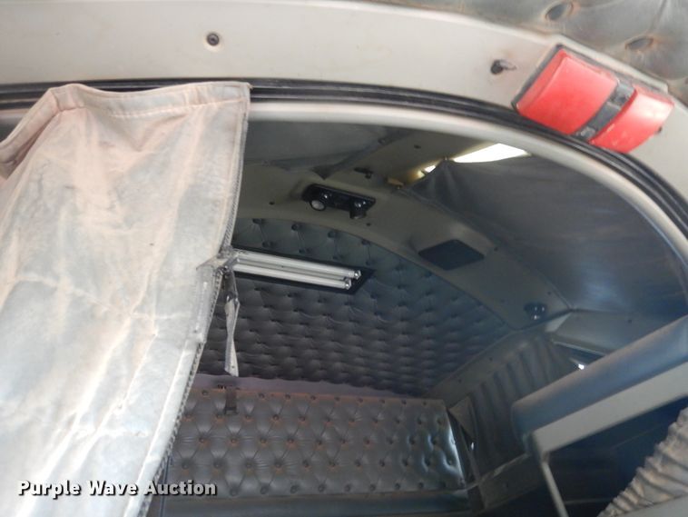 image for item HU9716 2001 Kenworth W900L  semi truck