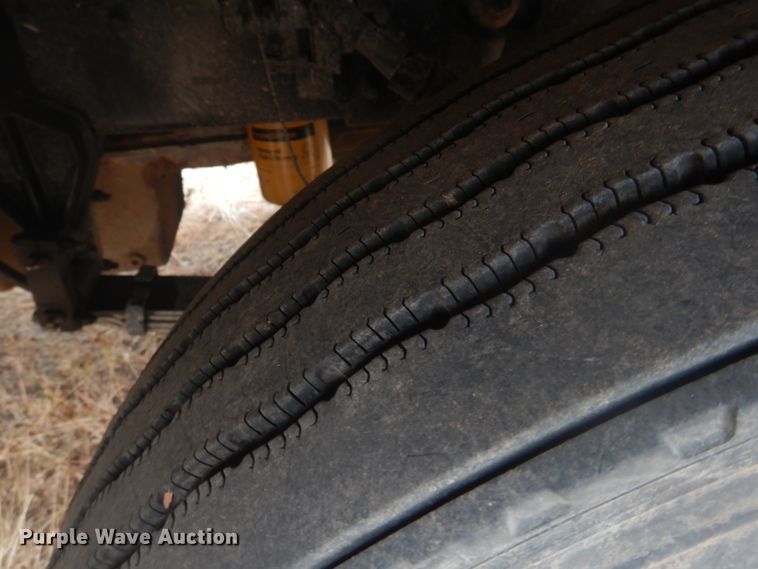 image for item HU9716 2001 Kenworth W900L  semi truck