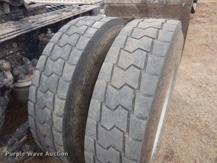 image for item HU9716 2001 Kenworth W900L  semi truck