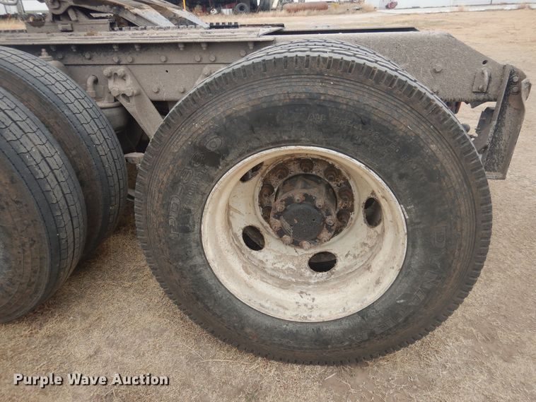 image for item HU9716 2001 Kenworth W900L  semi truck