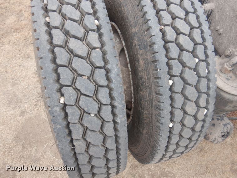 image for item HU9716 2001 Kenworth W900L  semi truck