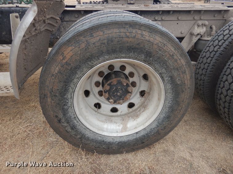 image for item HU9716 2001 Kenworth W900L  semi truck