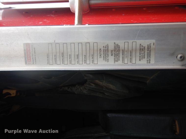 image for item HU9716 2001 Kenworth W900L  semi truck