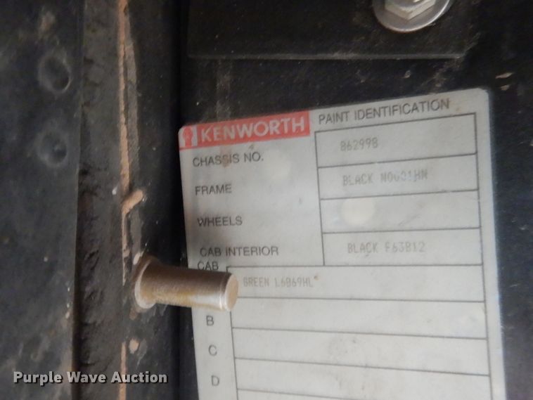 image for item HU9716 2001 Kenworth W900L  semi truck