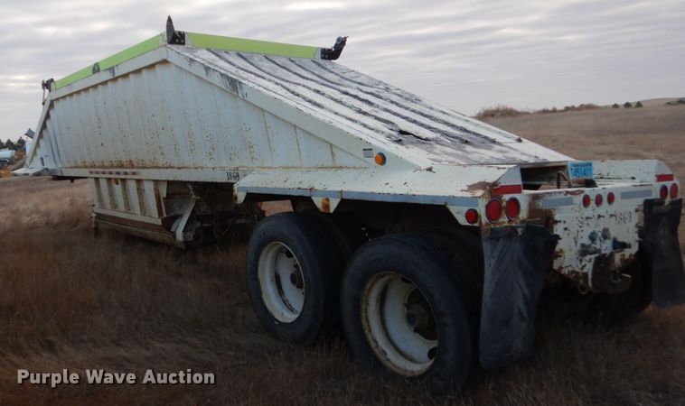 image for item HU9792 2005 Construction Trailer Specialists BDT-40 bottom dump trailer