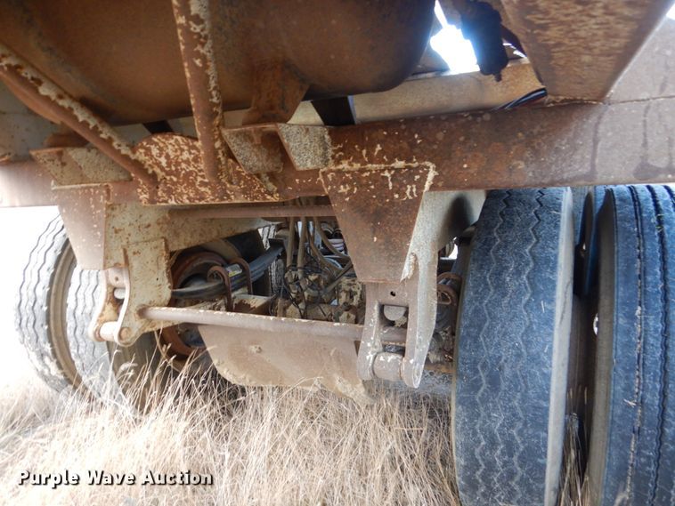 image for item HU9792 2005 Construction Trailer Specialists BDT-40 bottom dump trailer