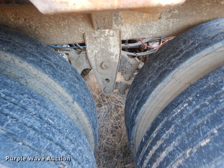 image for item HU9792 2005 Construction Trailer Specialists BDT-40 bottom dump trailer