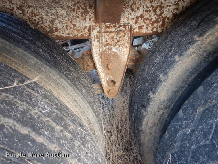 image for item HU9792 2005 Construction Trailer Specialists BDT-40 bottom dump trailer