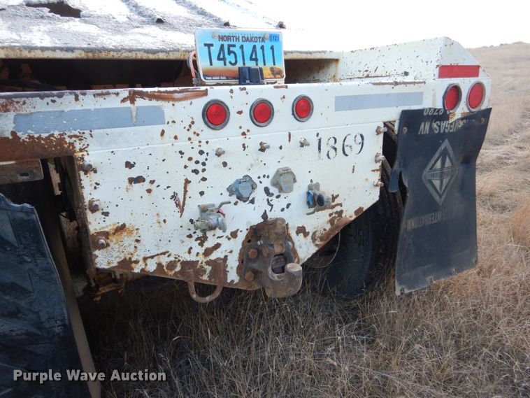 image for item HU9792 2005 Construction Trailer Specialists BDT-40 bottom dump trailer