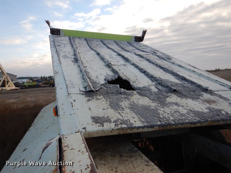 image for item HU9792 2005 Construction Trailer Specialists BDT-40 bottom dump trailer