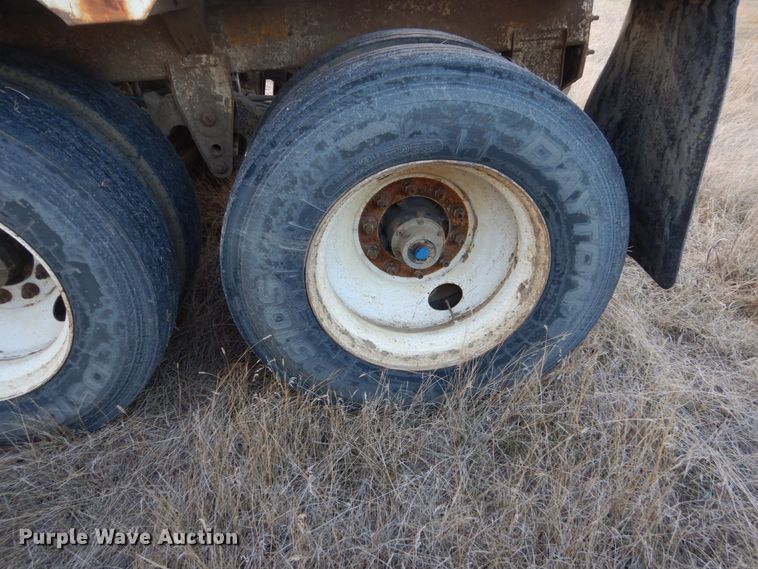 image for item HU9792 2005 Construction Trailer Specialists BDT-40 bottom dump trailer