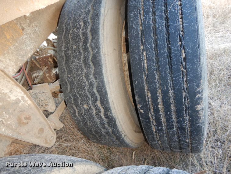 image for item HU9792 2005 Construction Trailer Specialists BDT-40 bottom dump trailer