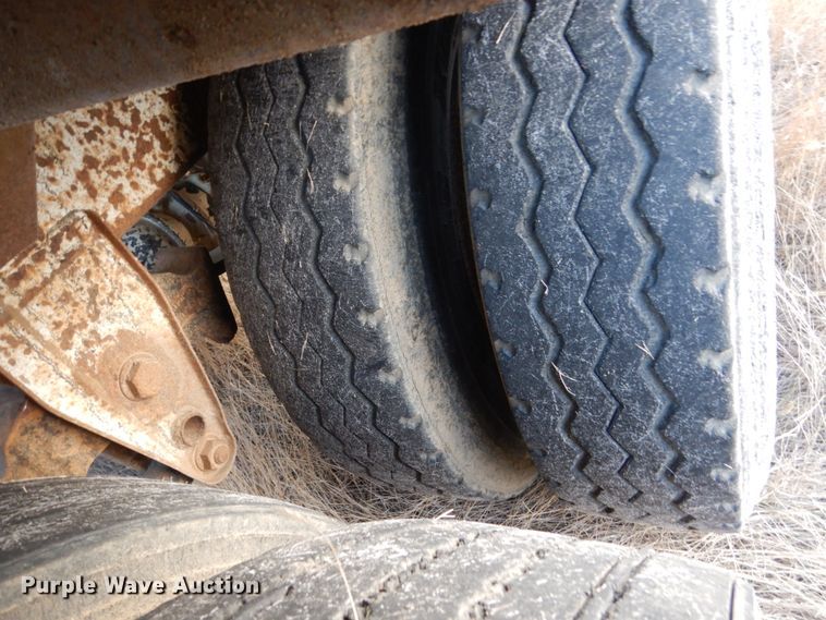 image for item HU9792 2005 Construction Trailer Specialists BDT-40 bottom dump trailer