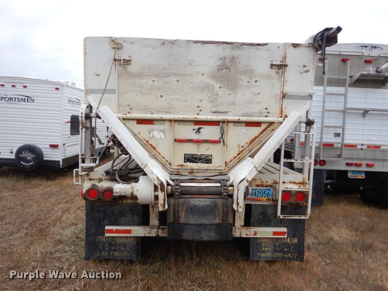 image for item HU9793 1992 Trinity live bottom trailer