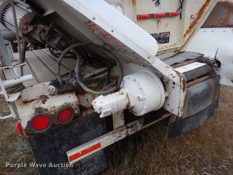 image for item HU9793 1992 Trinity live bottom trailer