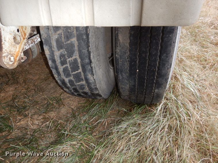 image for item HU9793 1992 Trinity live bottom trailer