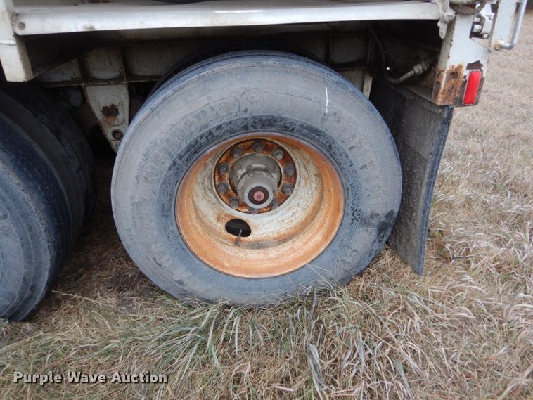 image for item HU9793 1992 Trinity live bottom trailer