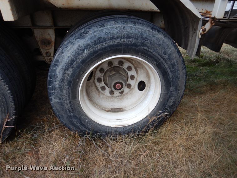 image for item HU9793 1992 Trinity live bottom trailer