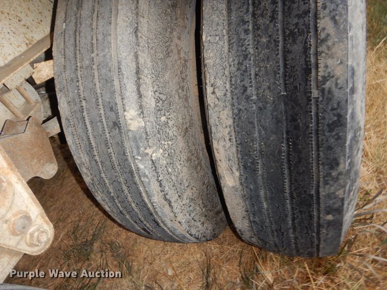 image for item HU9793 1992 Trinity live bottom trailer