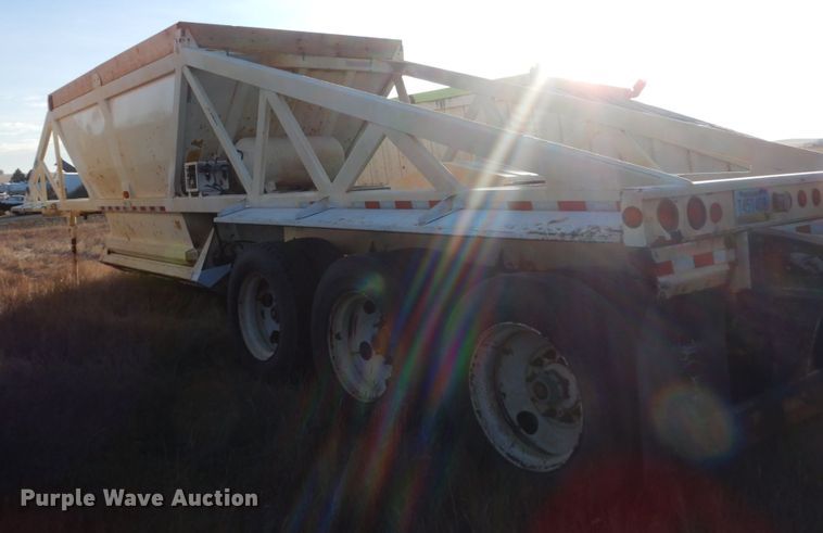 image for item HU9795 2009 Ranco bottom dump trailer