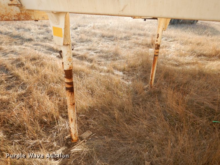 image for item HU9795 2009 Ranco bottom dump trailer