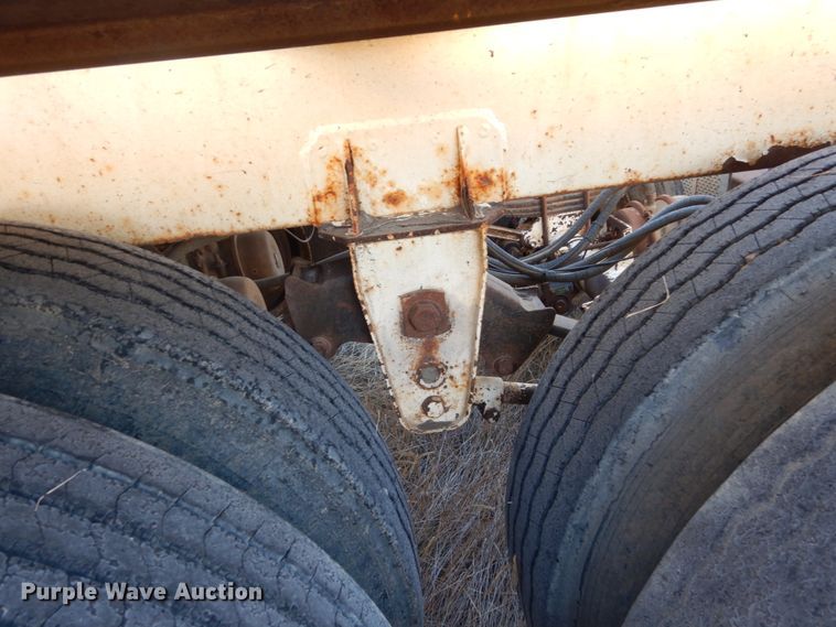 image for item HU9795 2009 Ranco bottom dump trailer