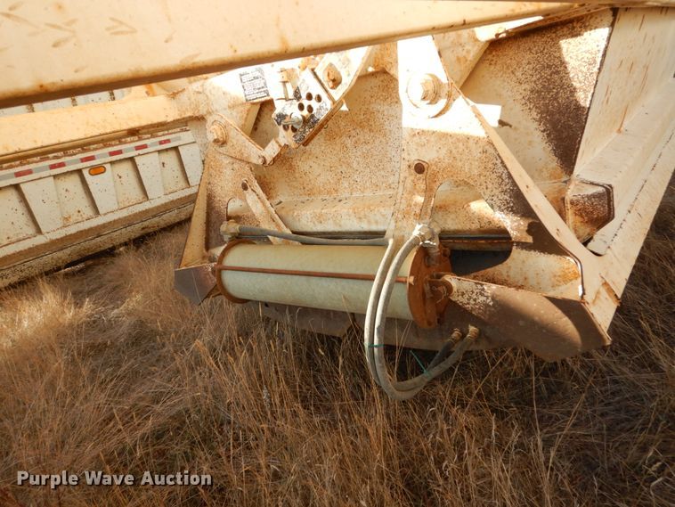 image for item HU9795 2009 Ranco bottom dump trailer