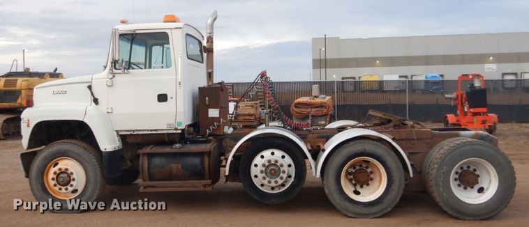 image for item HU9810 1995 Ford LS9000  semi truck