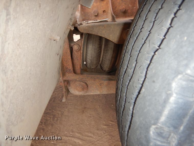 image for item HU9810 1995 Ford LS9000  semi truck