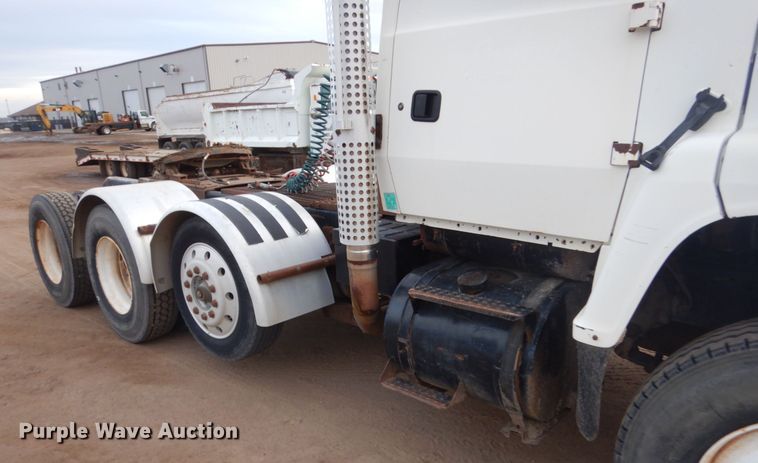 image for item HU9810 1995 Ford LS9000  semi truck