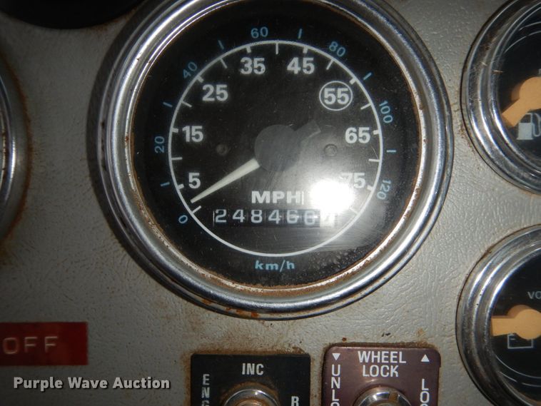 image for item HU9810 1995 Ford LS9000  semi truck