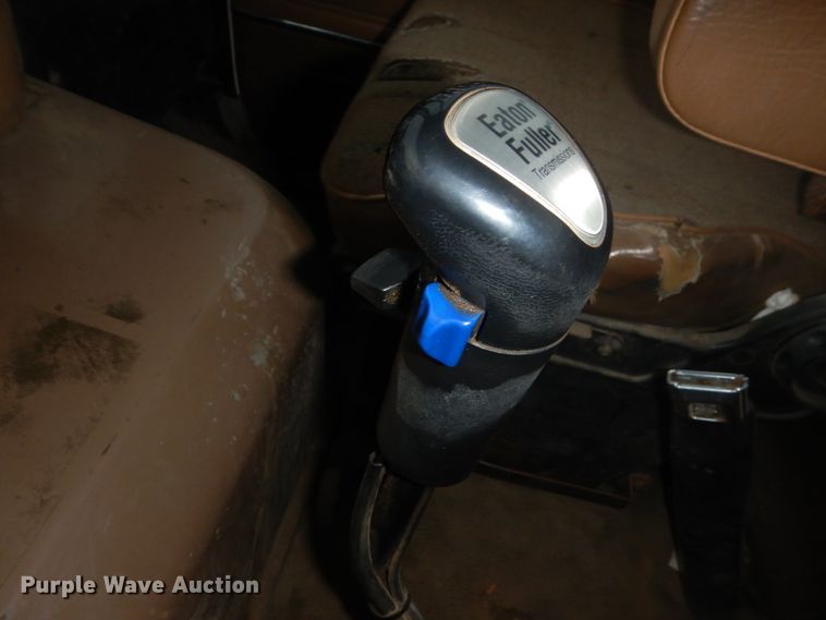 image for item HU9810 1995 Ford LS9000  semi truck