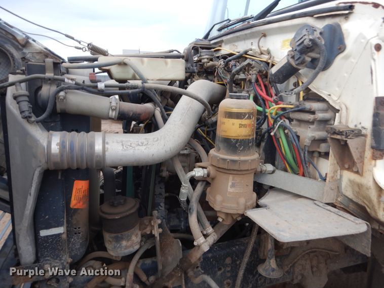 image for item HU9810 1995 Ford LS9000  semi truck