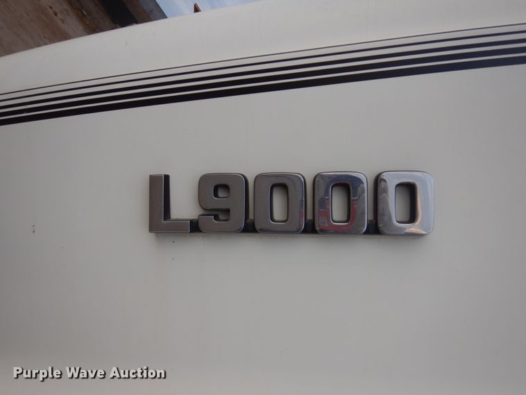 image for item HU9810 1995 Ford LS9000  semi truck