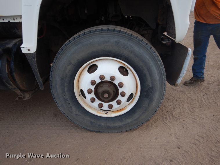 image for item HU9810 1995 Ford LS9000  semi truck