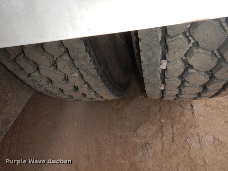 image for item HU9810 1995 Ford LS9000  semi truck