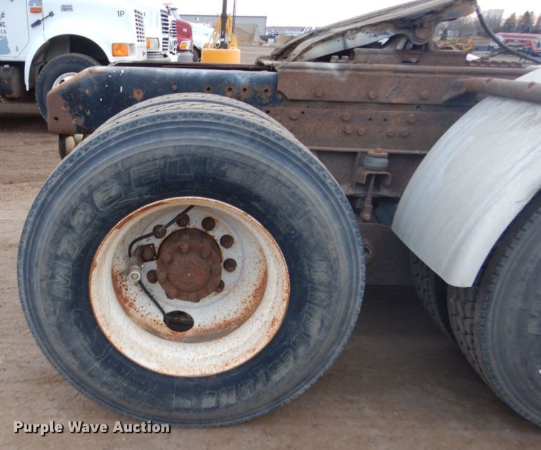 image for item HU9810 1995 Ford LS9000  semi truck