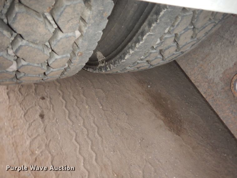 image for item HU9810 1995 Ford LS9000  semi truck