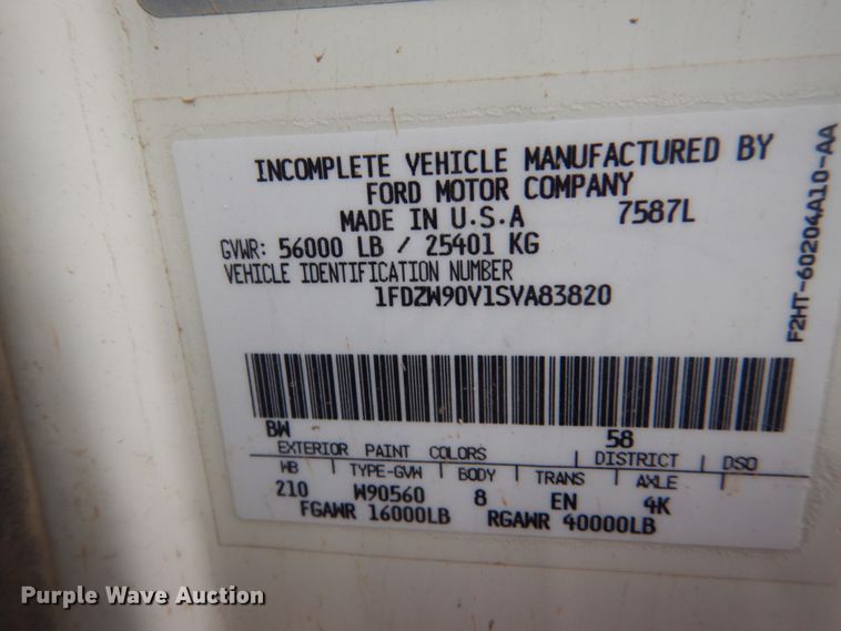 image for item HU9810 1995 Ford LS9000  semi truck