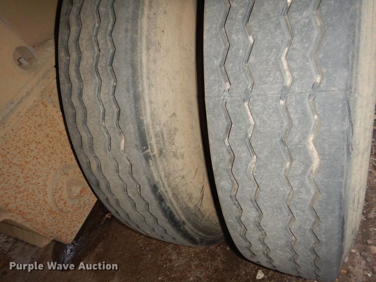 image for item HU9811 1988 Trailstar end dump trailer