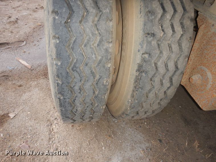 image for item HU9811 1988 Trailstar end dump trailer