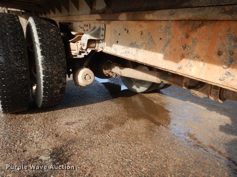 image for item HU9815 2002 GMC C7500  dump flatbed truck