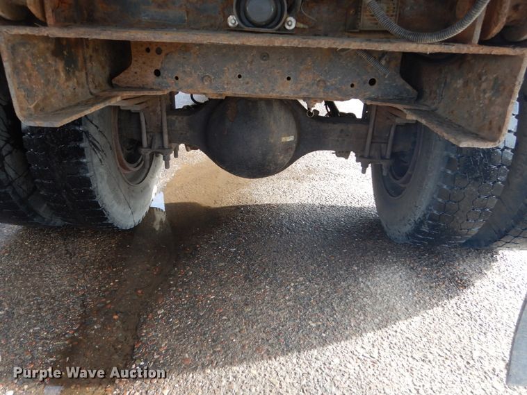 image for item HU9815 2002 GMC C7500  dump flatbed truck