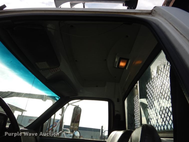 image for item HU9815 2002 GMC C7500  dump flatbed truck